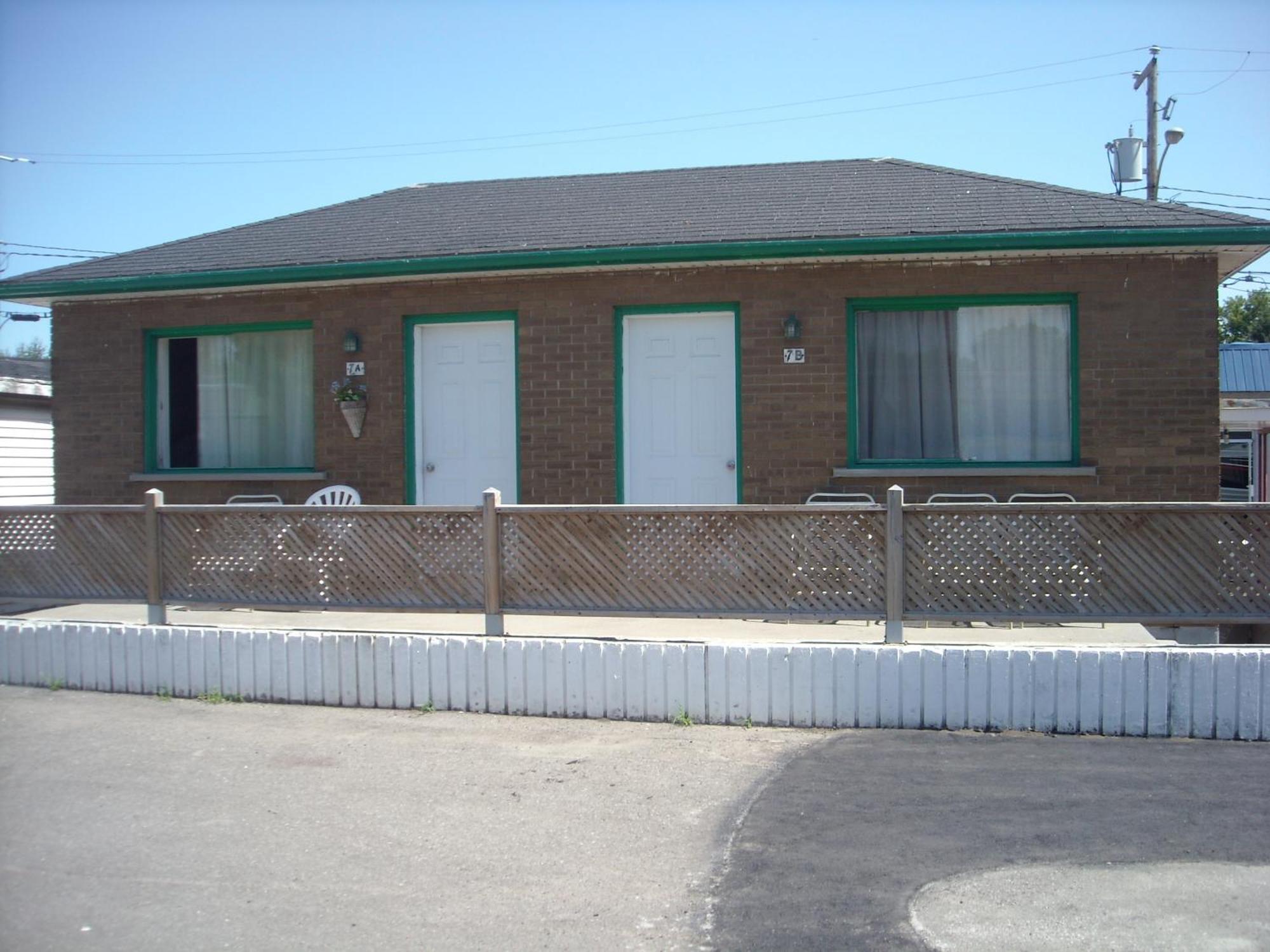 Motel Montreal Notre-Dame-de-l'Ile-Perrot Dış mekan fotoğraf