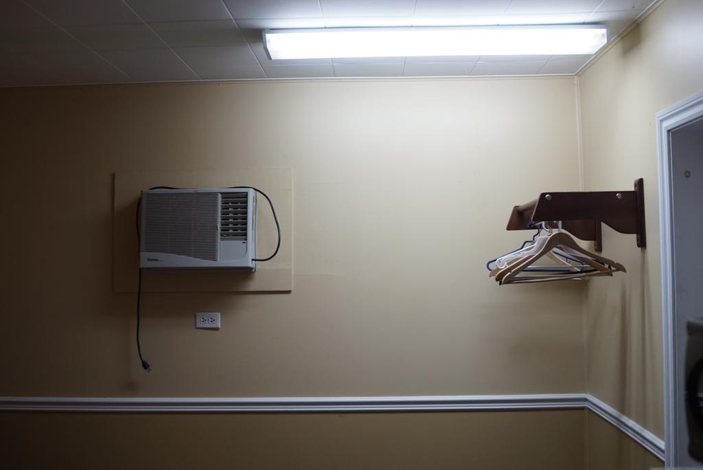 Motel Montreal Notre-Dame-de-l'Ile-Perrot Dış mekan fotoğraf