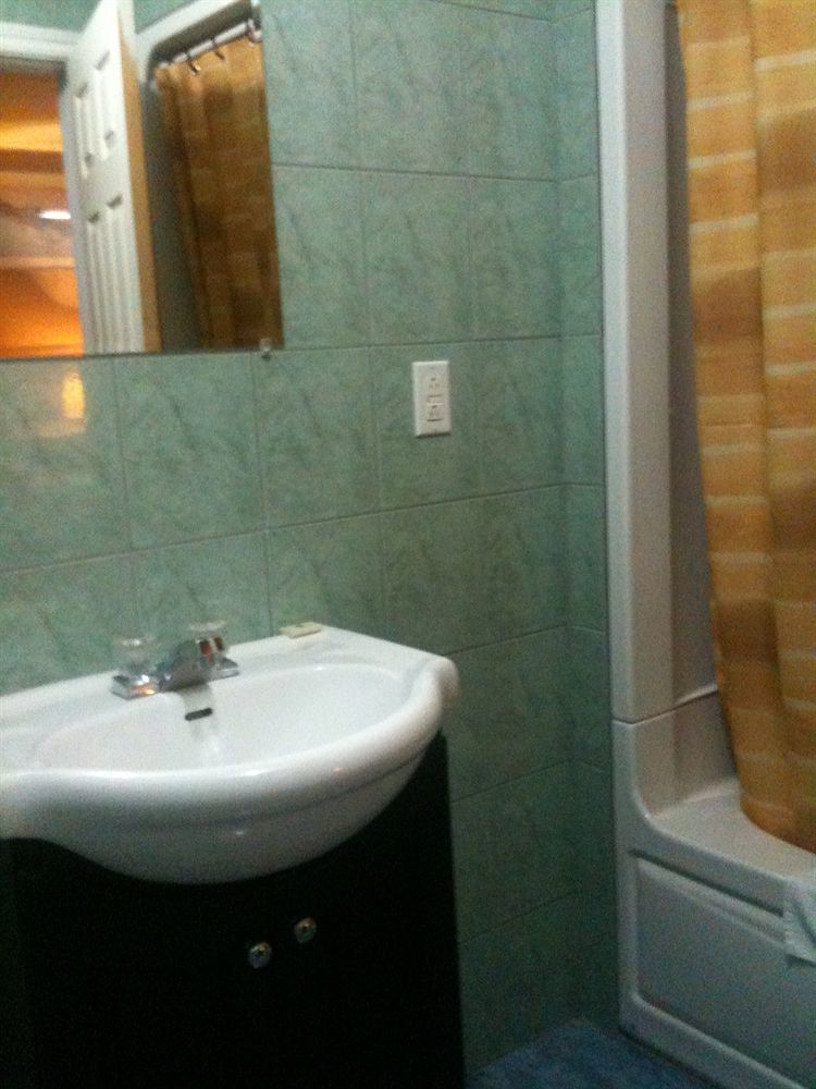 Motel Montreal Notre-Dame-de-l'Ile-Perrot Dış mekan fotoğraf
