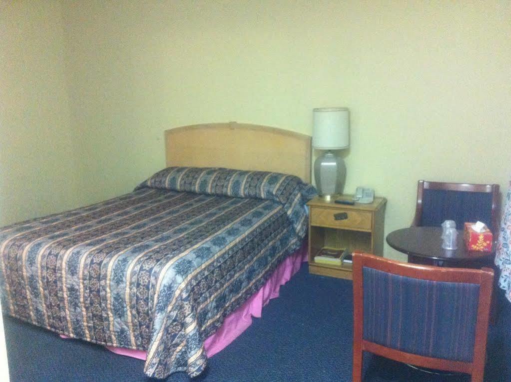 Motel Montreal Notre-Dame-de-l'Ile-Perrot Dış mekan fotoğraf